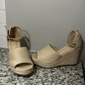 Women’s Ankle Wedges Beige Peep-toe